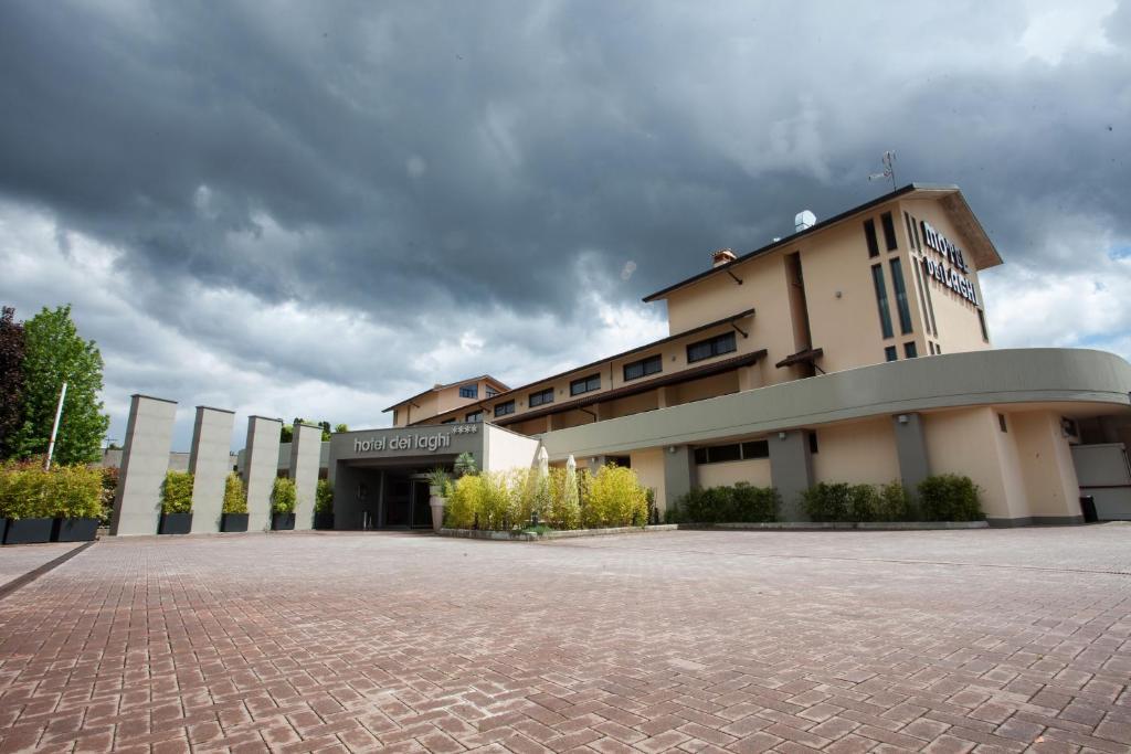Hotel Dei Laghi 4*